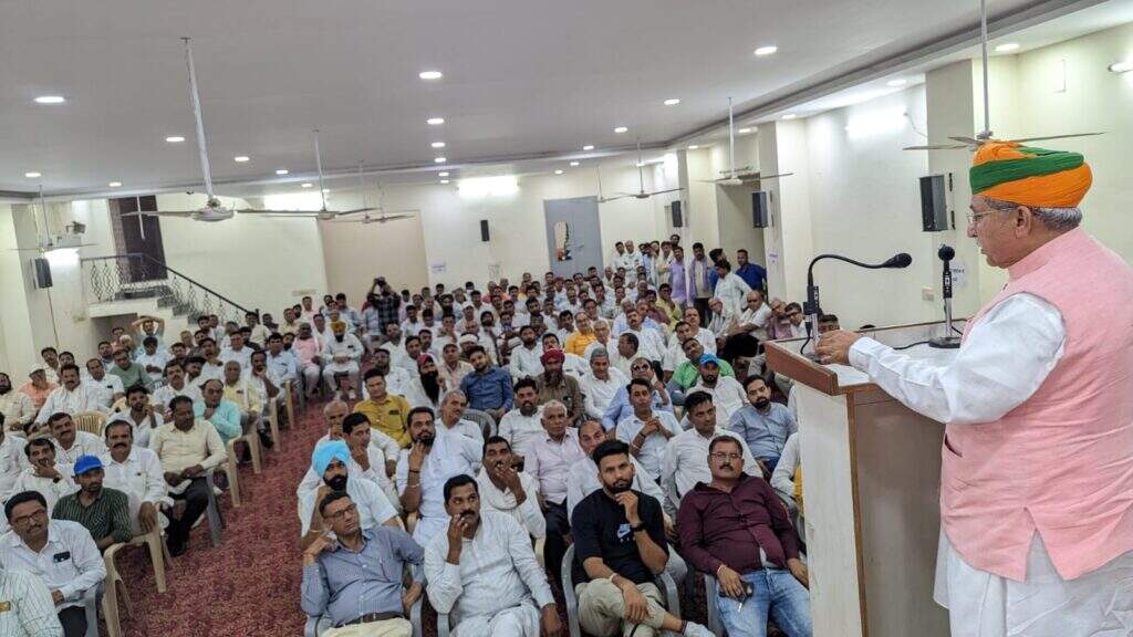 मतगणना एजेंटों को नसीहत : सतर्क रहें, एक-एक वोट पर नजर रखें, सीट ना छोड़े