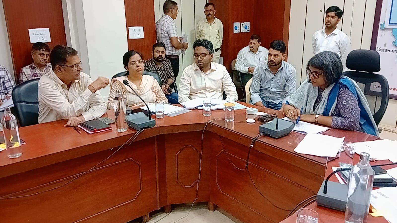 116 प्रकरण सुन जिला कलेक्टर ने दिए समयबद्ध निस्तारण के निर्देश