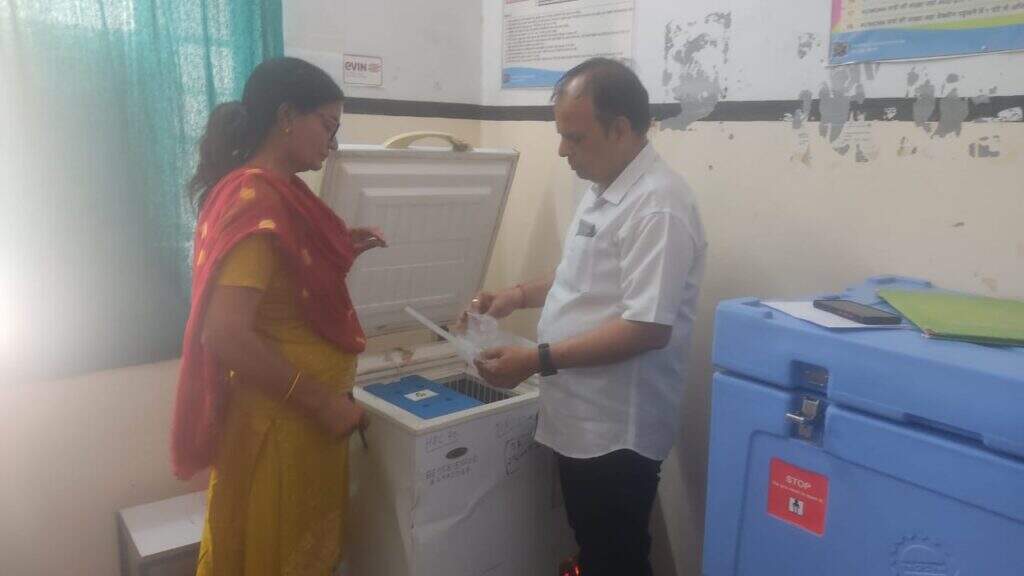 सीएचसी देशनोक तथा पीएचसी पलाना का किया गहन निरीक्षण, हीट वेव के लिए तैयारियों को परखा