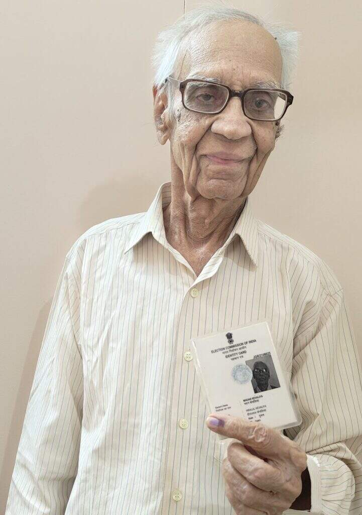 Bikaner : घर बैठे वोटिंग शुरू, बुजुर्गों-दिव्यांगों में जबर्दस्त उत्साह