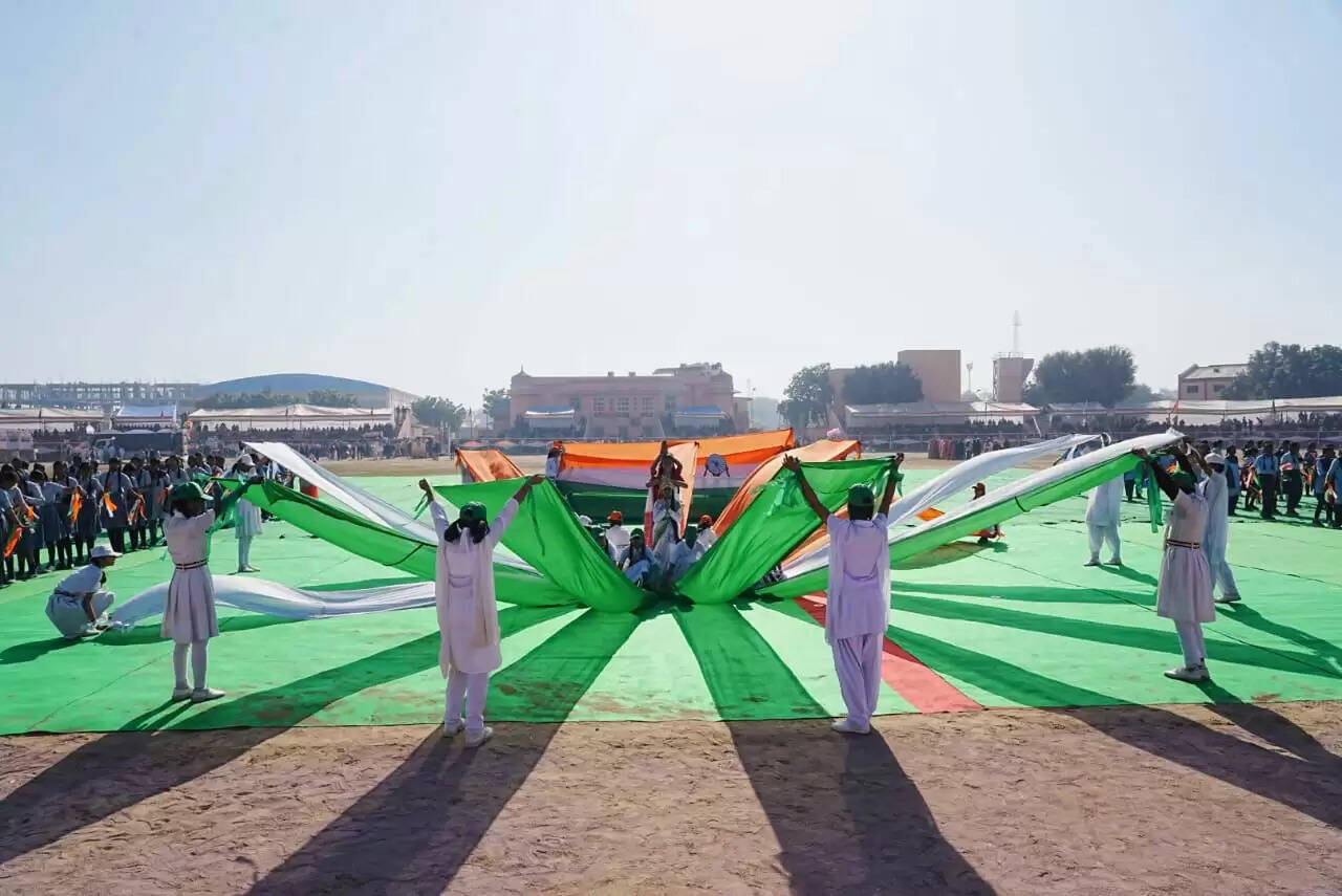 Bikaner : मंत्री सुमित गोदारा ने ध्वजारोहण कर कही खास बातें, प्रतिभाओं का हुआ सम्मान