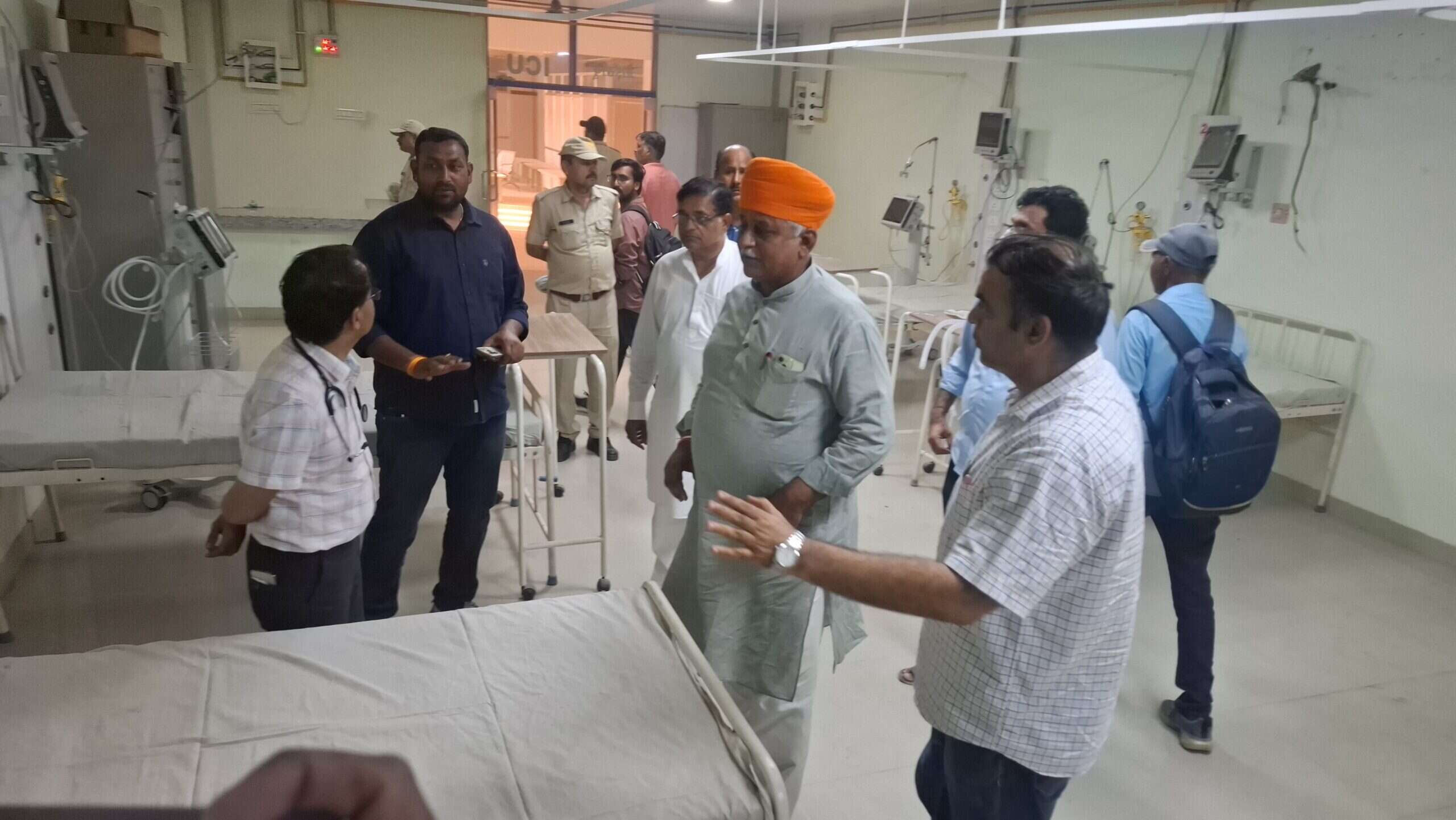 BIKANER : पीबीएम अस्पताल में 20 आईसीयू और 40 जनरल बेड आरक्षित, विधायक व्यास ने देखी व्यवस्थाएं