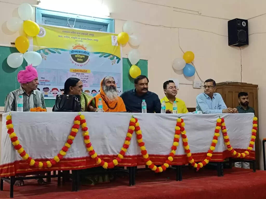 शिवबाड़ी मंदिर के अधिष्ठाता स्वामी विमर्शानंद ने की शुरुआत