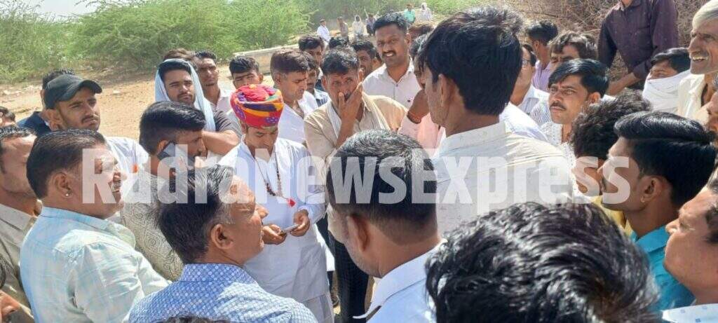 नोखा के गांव में भी वोटिंग का बहिष्कार : केन्द्रीय मंत्री अर्जुनराम मेघवाल के बेटे लोगों को समझाने डाइयां गांव पहुंचे