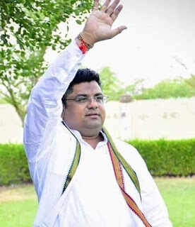 जूली मंदिर में गये तो गंगाजल छिड़का, आहूजा बीजेपी से सस्पेंड, नेमप्लेट पर कालिख!