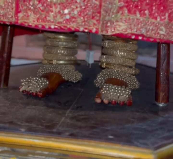 कहते हैं इस गवर के आगे घूमर करने से पुत्र प्राप्ति होती है, दूर-दूर से महिलाएं आकर घूमर करती है
