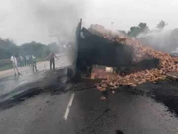 Jaipur : नेशनल हाईवे पर भीषण हादसे में दो लोगों की जिंदा जलने से मौत
