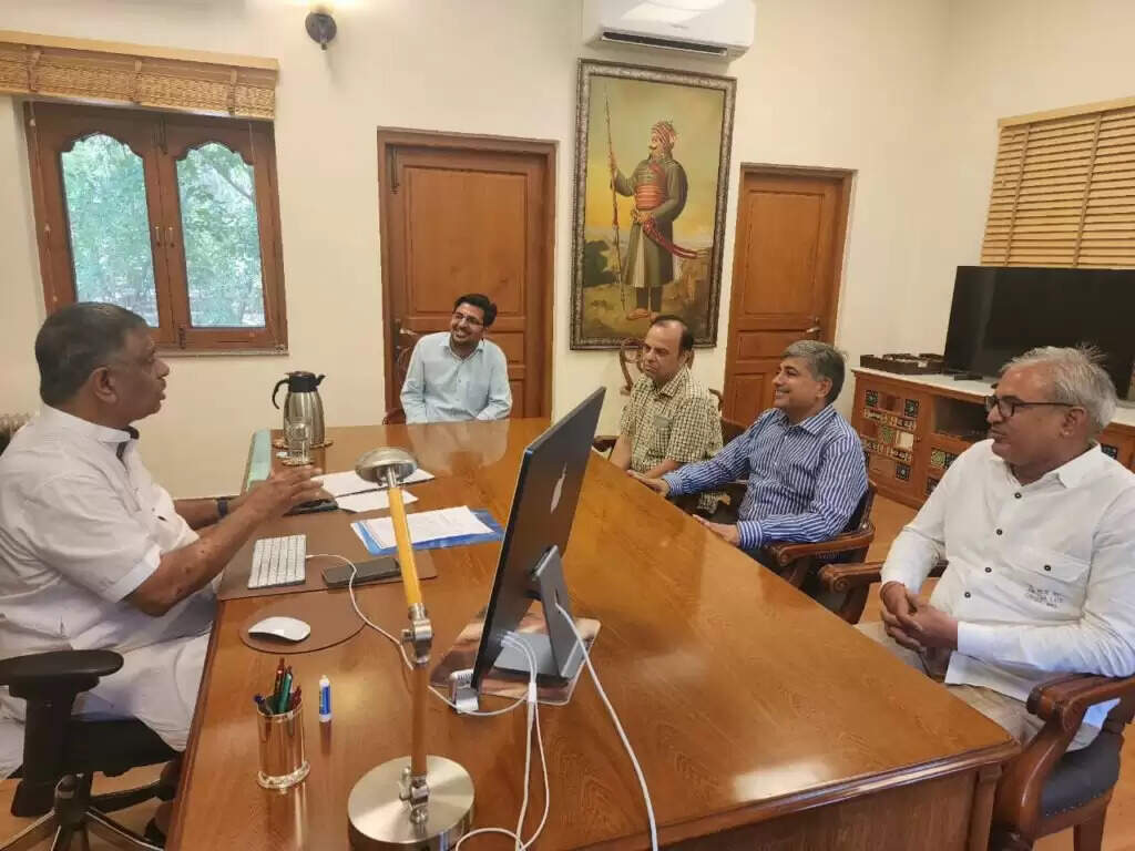 नरसी कुलरिया ने चिकित्सा मंत्री से मूलवास-सीलवा स्वास्थ्य केंद्र को आदर्श सामुदायिक स्वास्थ्य केंद्र बनाने की मांग की