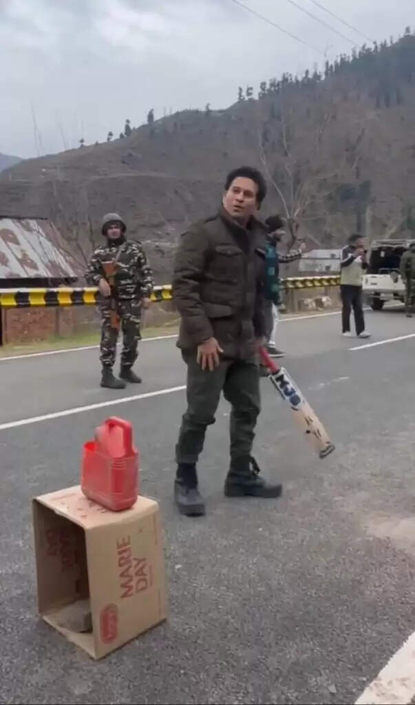 कश्मीर में सचिन की इस मुलाकात ने पूरे हिन्दुस्तान का दिल जीत लिया (देखे वीडीयो)