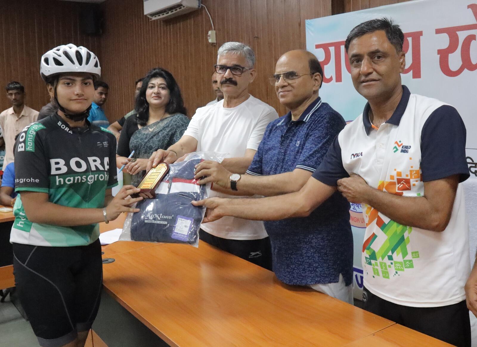 मेजर ध्यानचंद की जयंती पर MGSU में हुआ राष्ट्रीय खेल सप्ताह का आयोजन