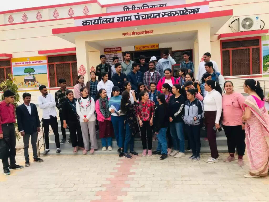 MGSU : गादित गांव में किया स्वच्छता अभियान