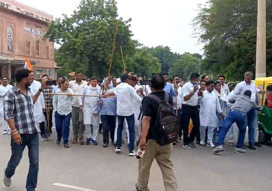 Bikaner : नेता बोले-गांधी के रास्ते चलते हैं, भगतसिंह, मंगल पांडे बनना भी जानते हैं