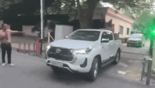 दिल्ली सीएम आवास से सीएम आतिशी का सामान बाहर किया
