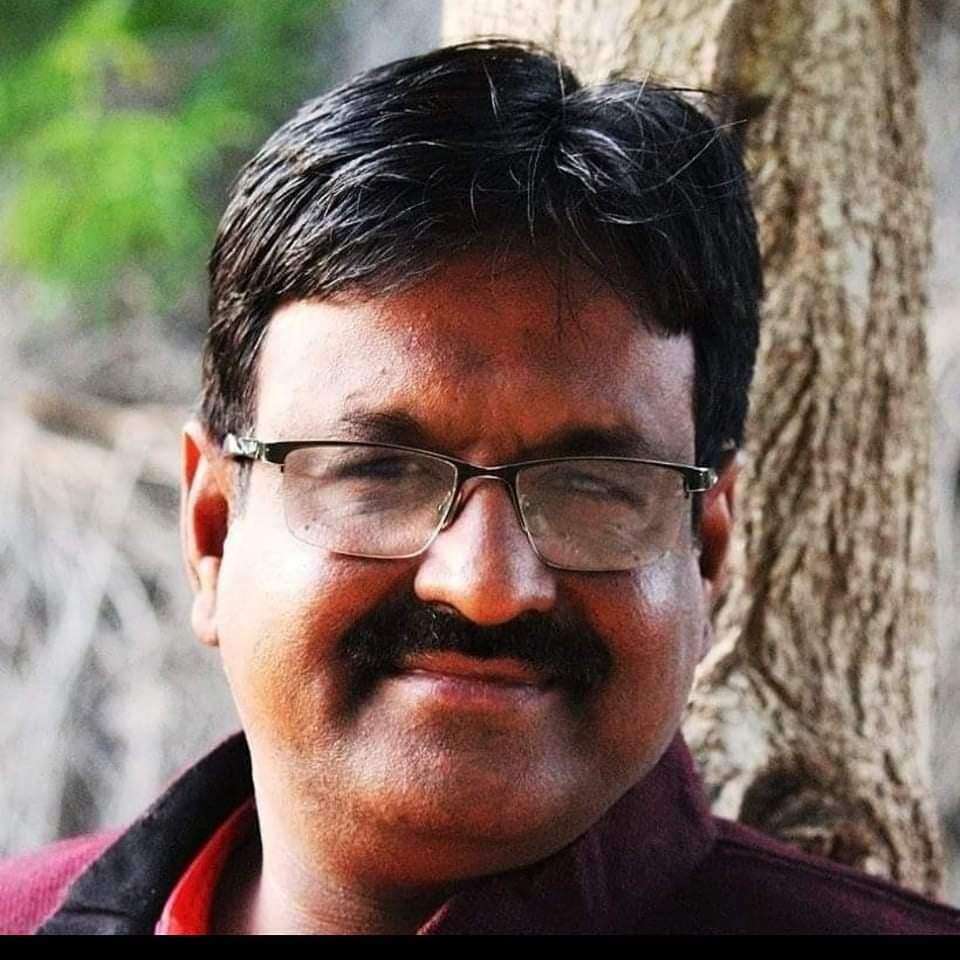 अदब की बात : साहित्यकार जैसे दिखने वालों की बात ही कुछ और