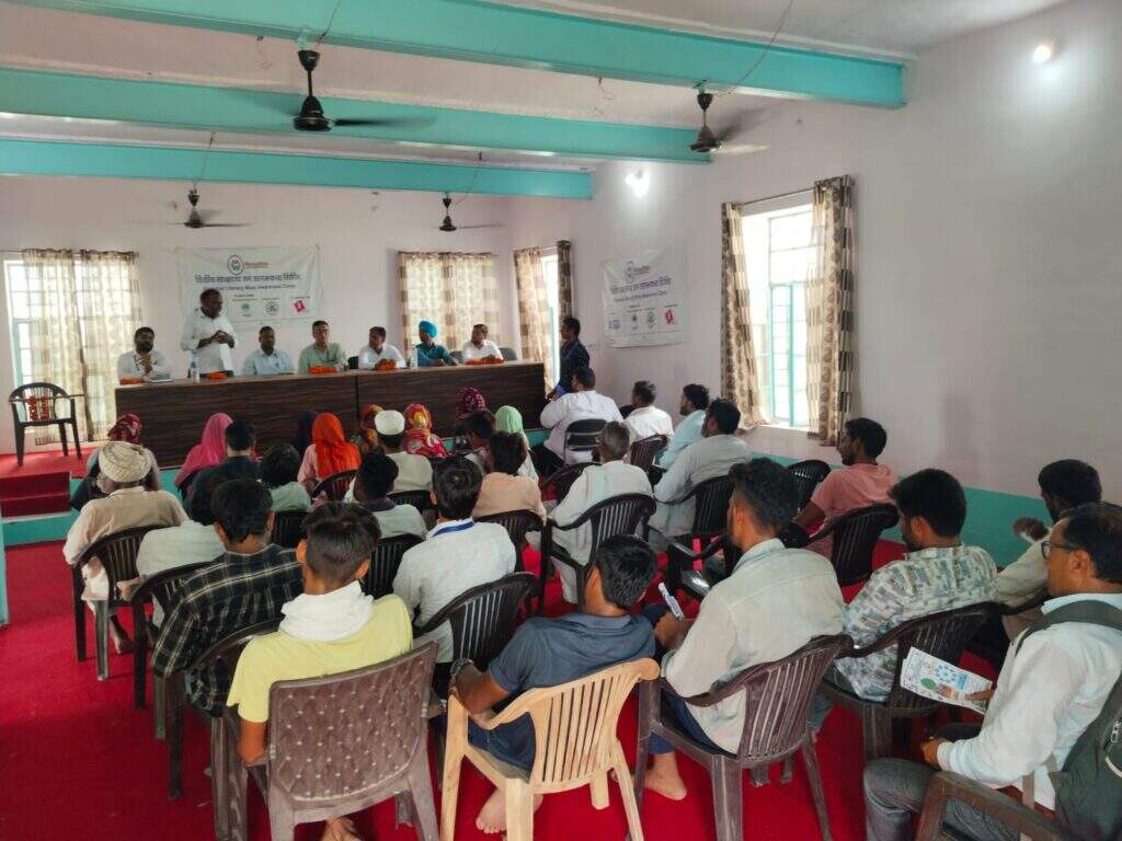 सियासर चौगान ग्राम पंचायत में जागरूकता कार्यक्रम और पौधारोपण कार्यक्रम का हुआ आयोजन