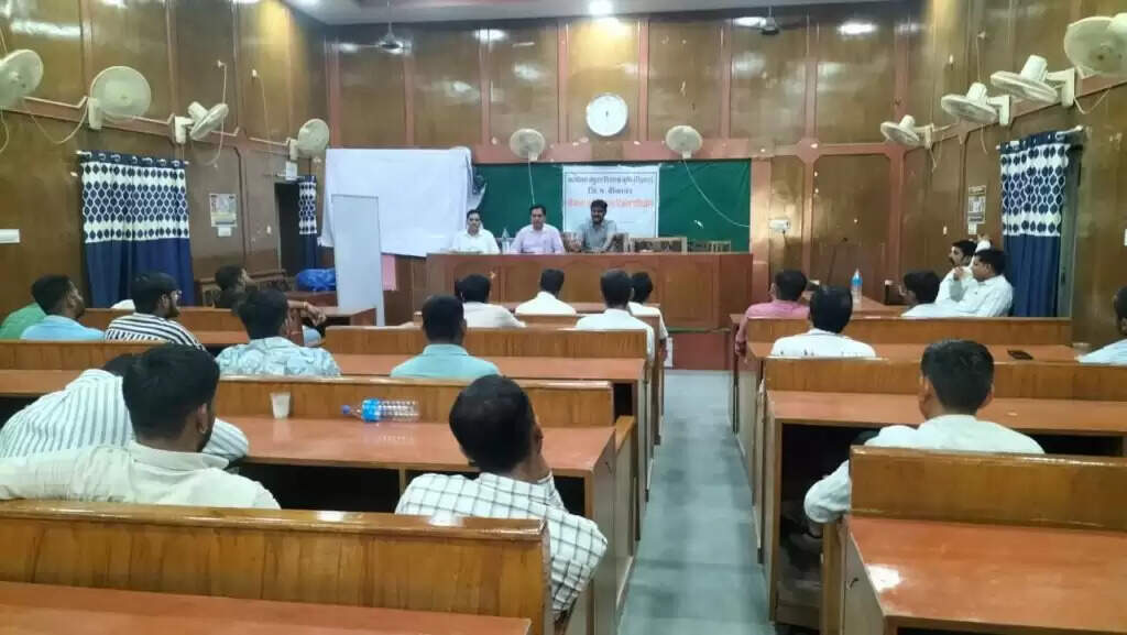 नकली बीज की रोकथाम के लिए कृषि विभाग समय-समय पर बीज विक्रेताओं का कर रही निरीक्षण