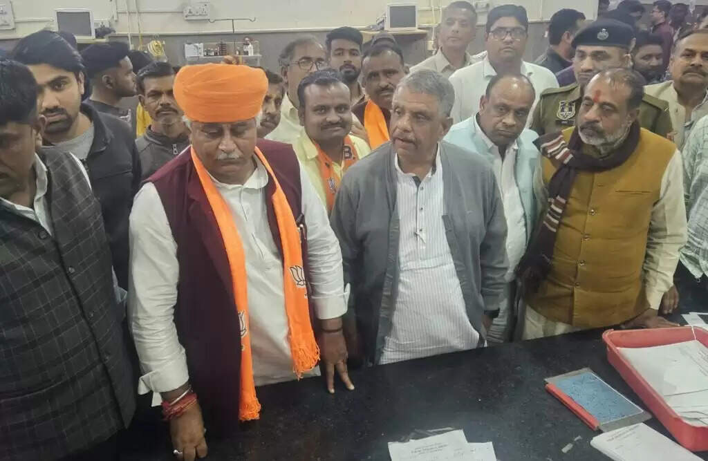 प्रिंसिपल-सुपरिटेंडेंट, दौड़े आए, ट्रोमा सेंटर-हल्दीराम हॉस्पिटल का निरीक्षण