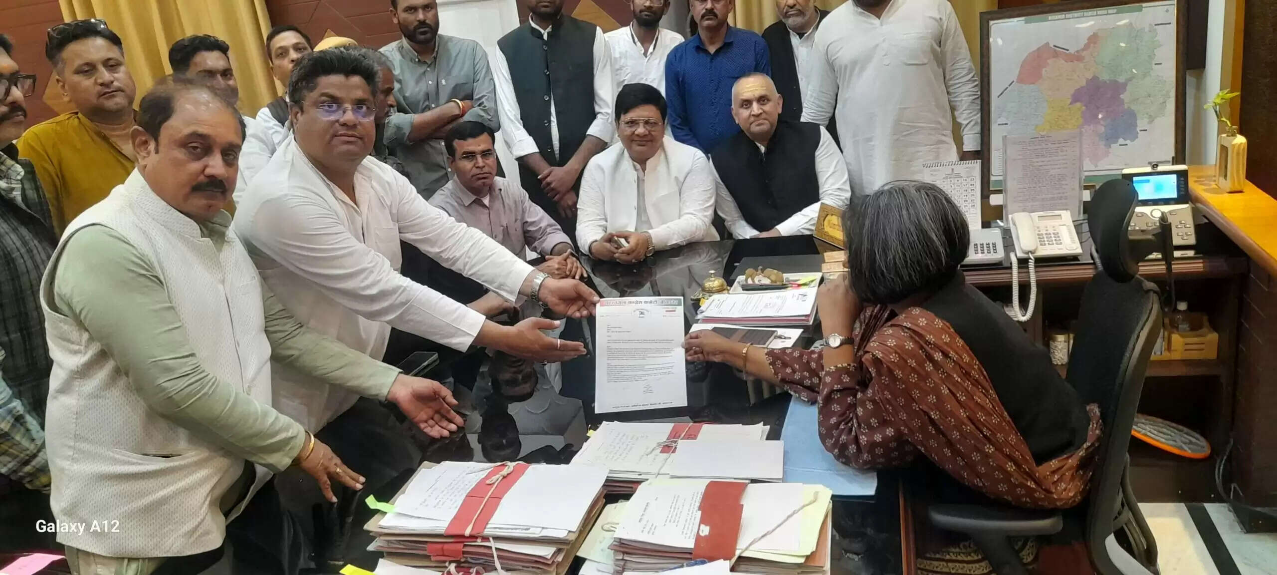 Bikaner : विपक्ष के तेवर में आई कांग्रेस ने कोटगेट पर धरना देकर अंडरपास का मुद्दा उठाया