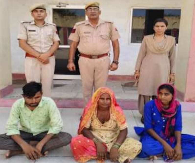 बेटी के साथ संदिग्ध हालत में देख मां, बेटी, बेटे ने मिलकर युवक को मारा था