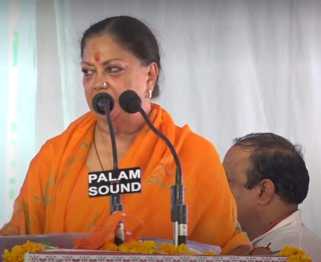 मंत्रियों को एयरपोर्ट में नहीं घुसने दिया, जोगेश्वर गर्ग लौटे