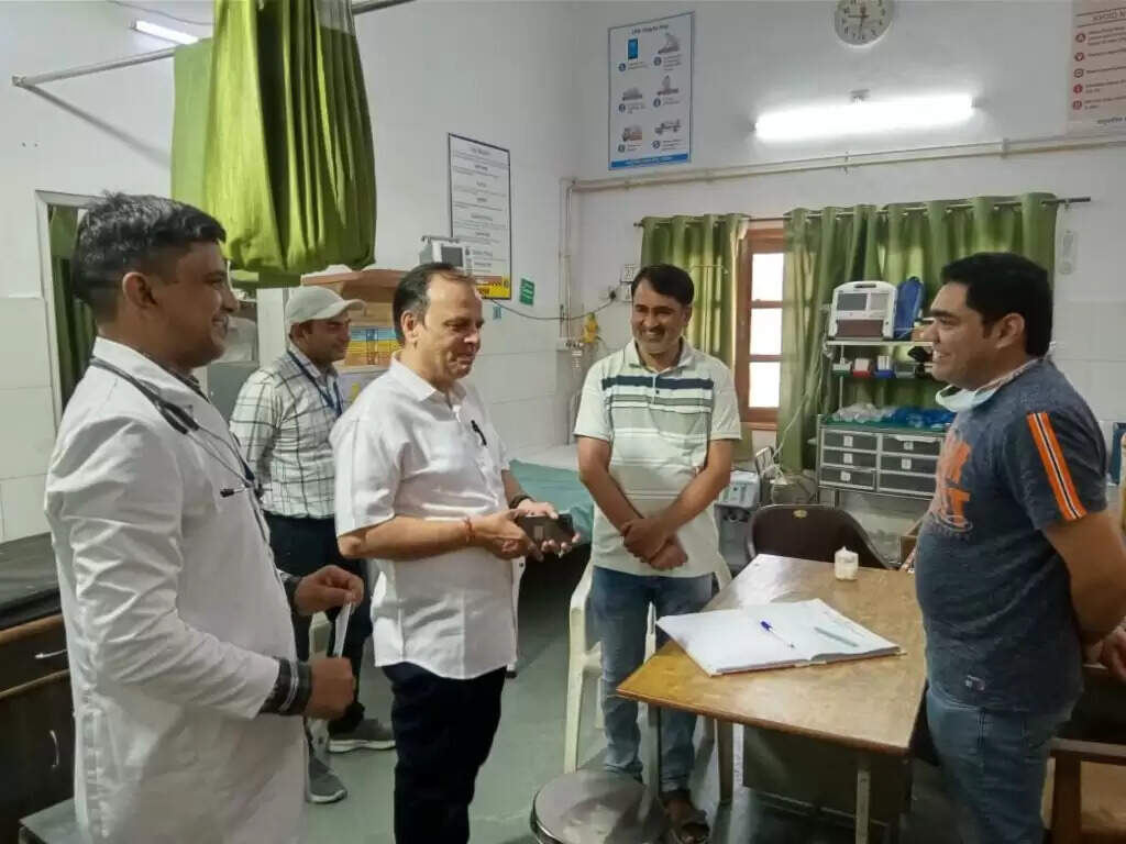 सीएचसी देशनोक तथा पीएचसी पलाना का किया गहन निरीक्षण, हीट वेव के लिए तैयारियों को परखा