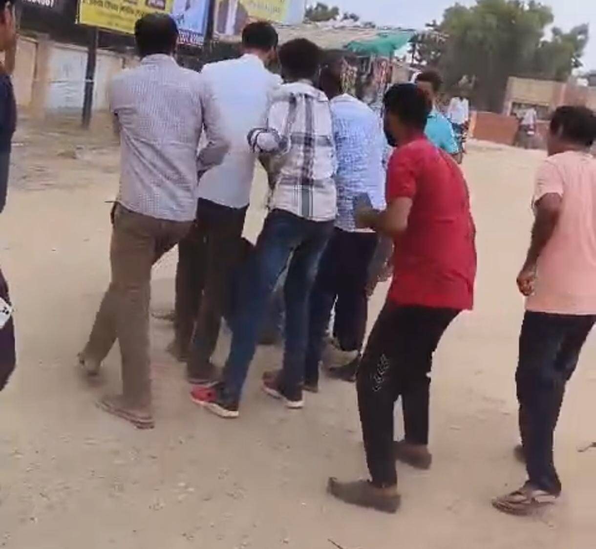 बज्जू के अशोक बिश्नोई की पिटाई, 10 नामजद प्रदर्शनकारियों के साथ ही 50-60 के खिलाफ रिपोर्ट