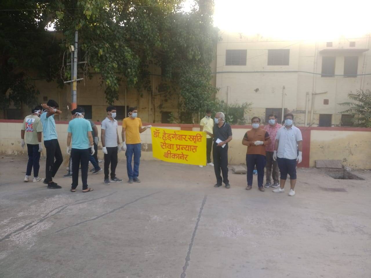 RSS : 400 स्वयंसेवक पीबीएम में जुटे, कचरा बीन पूरे परिसर को साफ किया