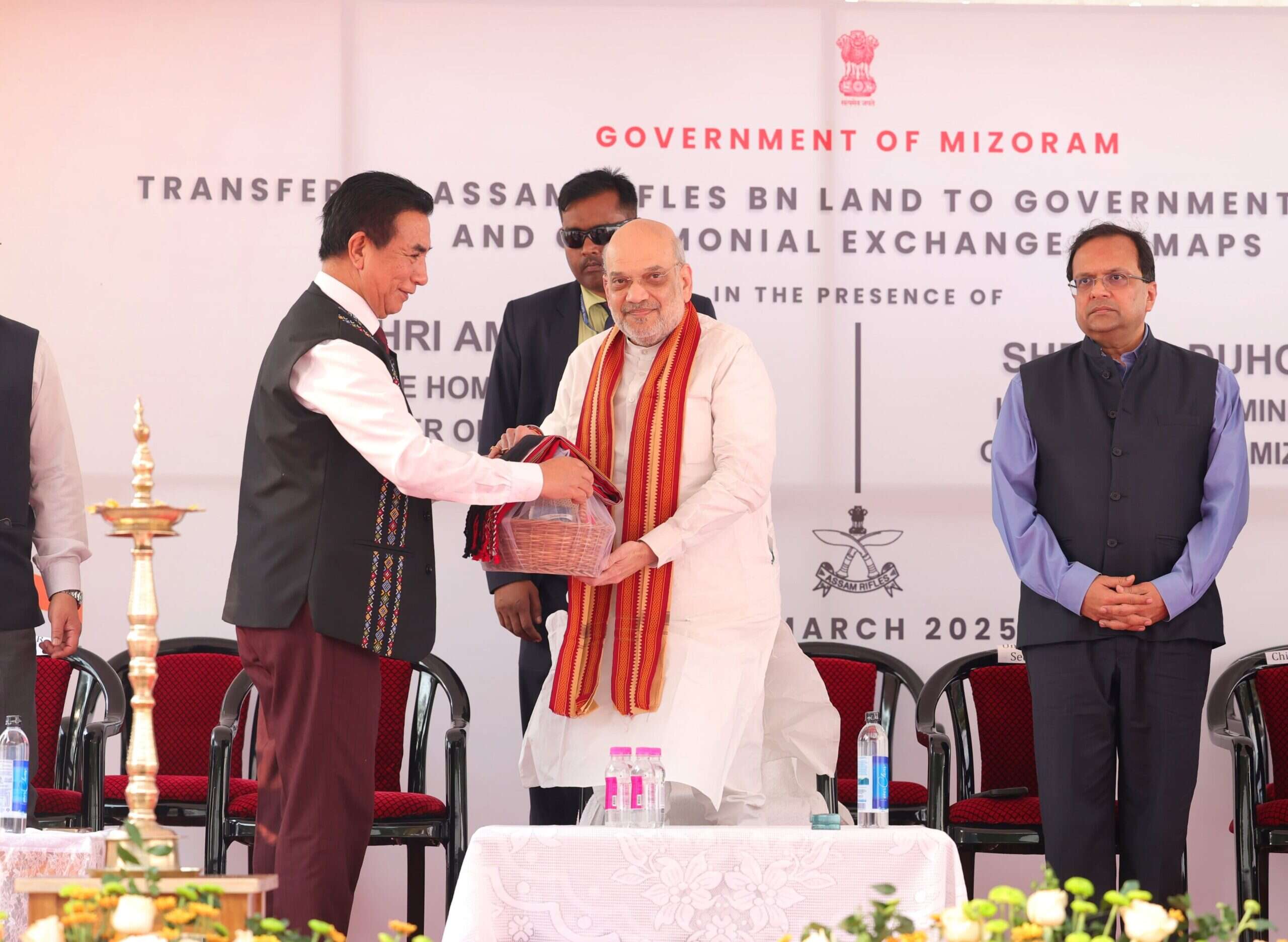 Aizawl, Mizoram : गृहमंत्री अमितशाह की मौजूदगी असम राइफल्स की जमीन मिजोरम सरकार को सुपुर्द, नक्शों का आदान-प्रदान हुआ