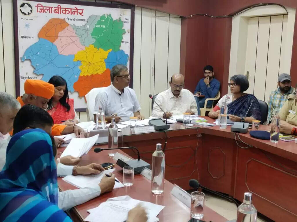 बीकानेर : प्रभारी मंत्री खींवसर बोले, एक सप्ताह में जमीन अलॉट करो, डीपीआर भेजो