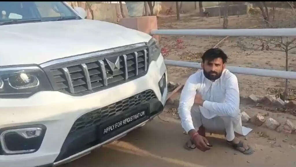 BIKANER POLICE की कार्रवाई: चार राज्यों का वांटेड शराब तस्कर नारायणराम को शराब से भरा ट्रक एस्काॅर्ट करते पकड़ा