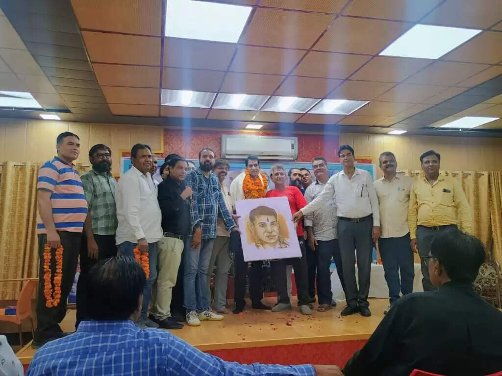 संजय के सुरों में कविता का स्वर्णिम दौर लौटने की दस्तक