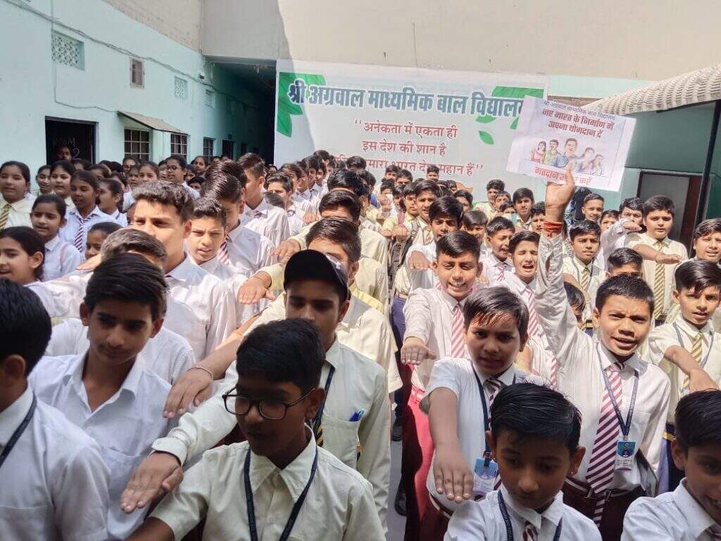 विद्यार्थियों ने शपथ, रंगोली और रैली से दिया शत-प्रतिशत मतदान का संदेश