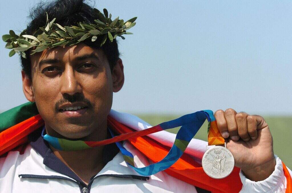 10 मीटर एयर पिस्टल इवेंट में मनु भाकर ने ब्रॉन्ज मेडल जीता