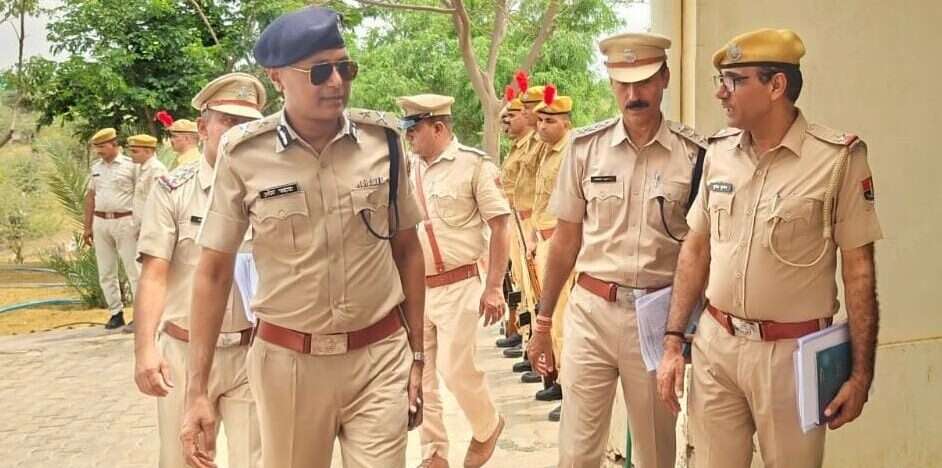 BIKANER : आईजी ओमप्रकाश श्रीडूंगरगढ़-सेरूणा थाने पहुंचे, पुलिस का काम देखा, नसीहतें दी