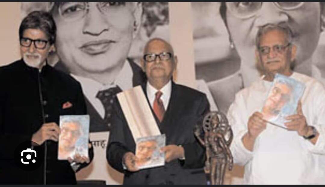 उर्दू शायर शहरयार ने शायरी को संवेदना से बहुत ऊंचाई दी, जीवन की जटिलताओं को अपनी शायरी से उकेरने का बड़ा काम किया