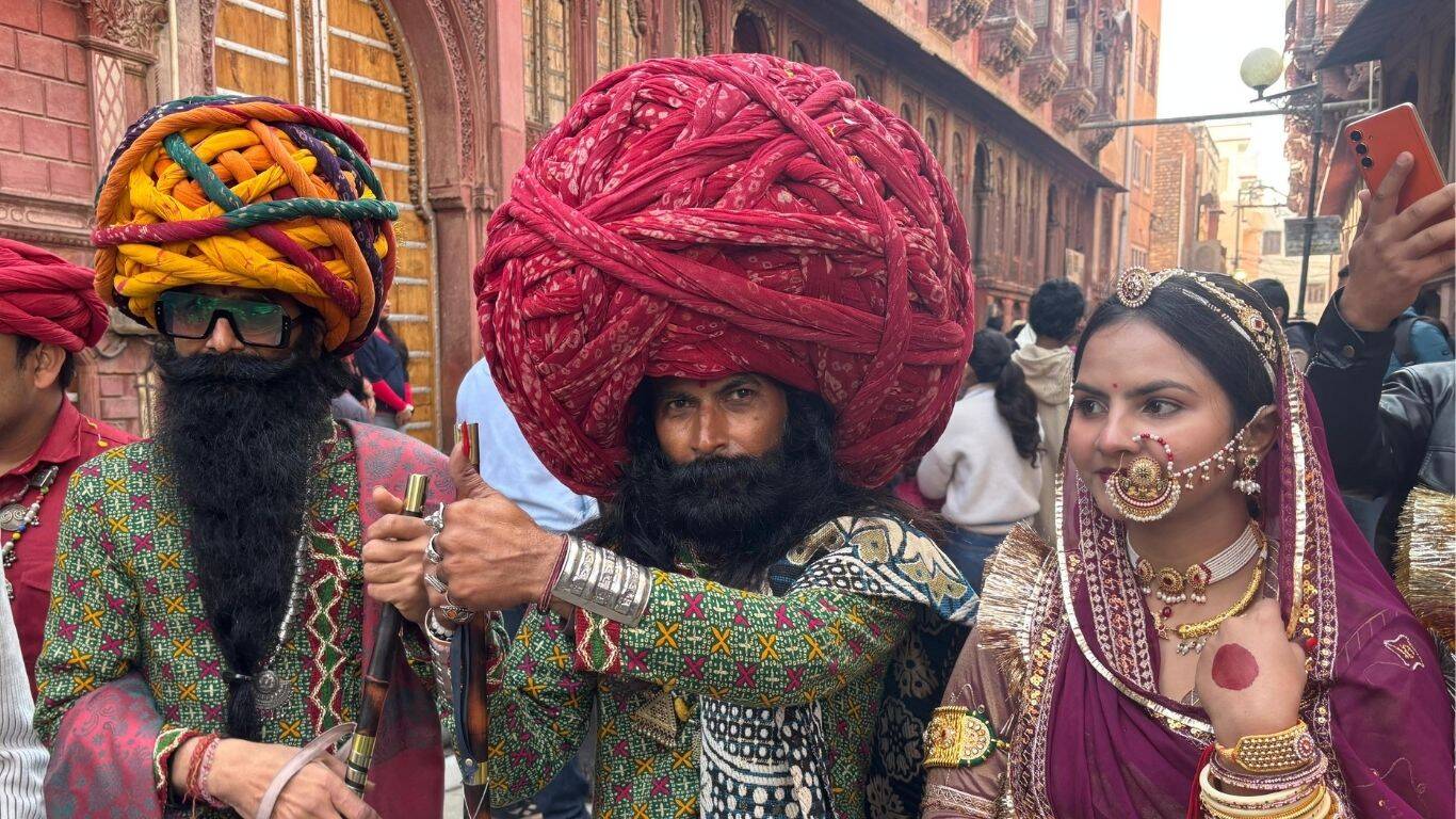 ऊंटों की झांकी, रौबीलों का टशन, लोकसंगीत की सुर लहरी।