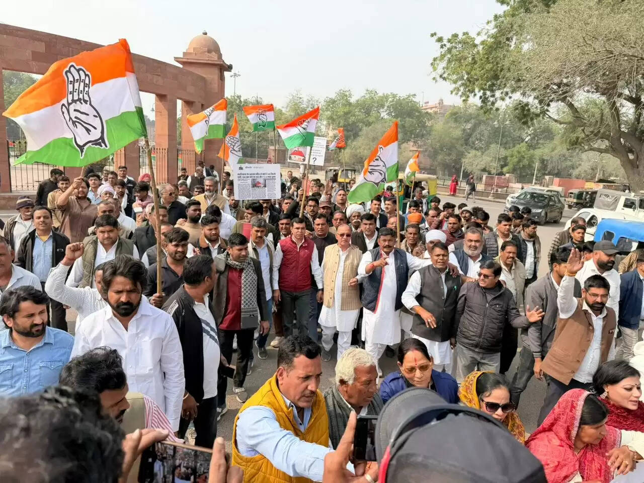 अध्यक्ष बिशनाराम के साथ परिसीमन के खिलाफ सड़क पर उतरी कांग्रेस