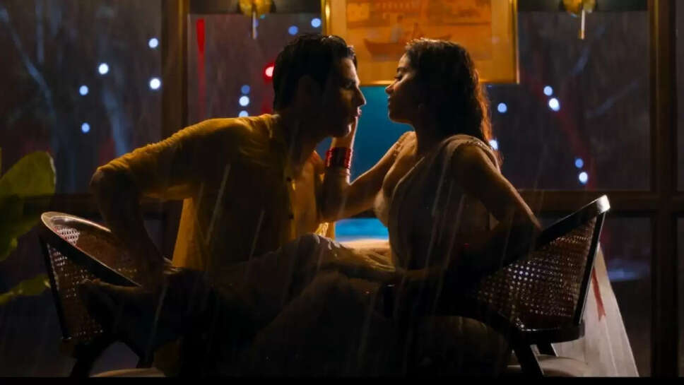 Romantic song   'परम सुंदरी' फिल्म के 'भीगी साड़ी' गाने में सिद्धार्थ मल्होत्रा और जाह्नवी कपूर ने रोमांस की तोड़ दी हद 