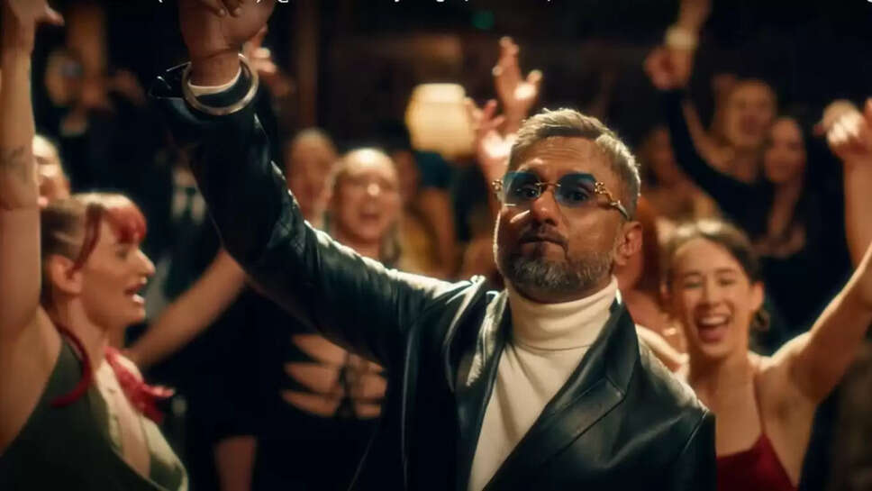 YO Yo Honey Singh  'मिलियनेयर' गाने में महिलाओं पर टिप्पणी करने पर बुरे फंसे हनी सिंह, डीजीपी तक पहुंचा मामला 