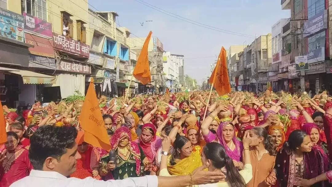 Save Khejri : सैकड़ों महिलाए सिर पर कलश ले बीकानेर की सड़कों पर निकली