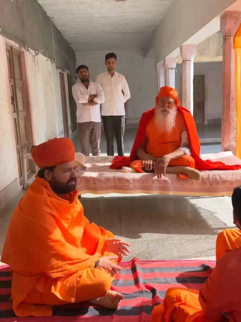 Save Khejri : सैकड़ों महिलाए सिर पर कलश ले बीकानेर की सड़कों पर निकली