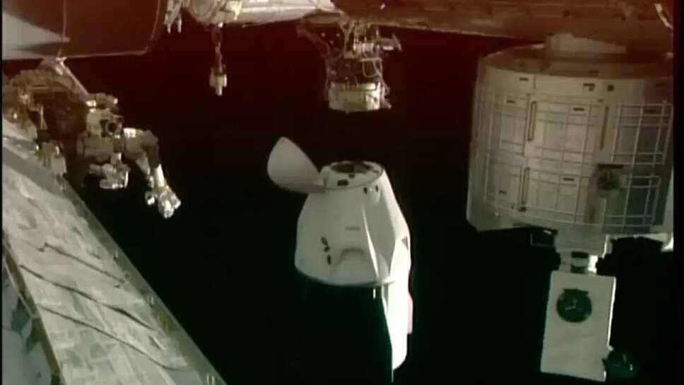 crew dragon capsule : अंतरिक्ष यात्री की हालत गंभीर, आपात रूप से पृथ्वी के लिए रवाना हुआ स्पेसएक्स का क्रू ड्रैगन कैप्सूल