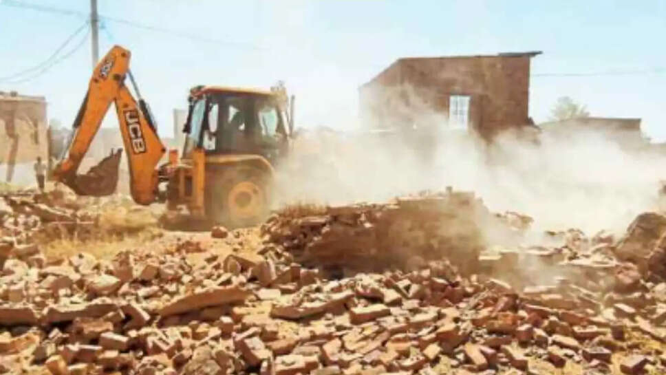 Encroachment Removed  राजस्थान में कांग्रेसी नेता के भतीजे के बेशकीमती फार्म हाउस पर चला बुलडोजर, पूरी तरह किया ध्वस्त