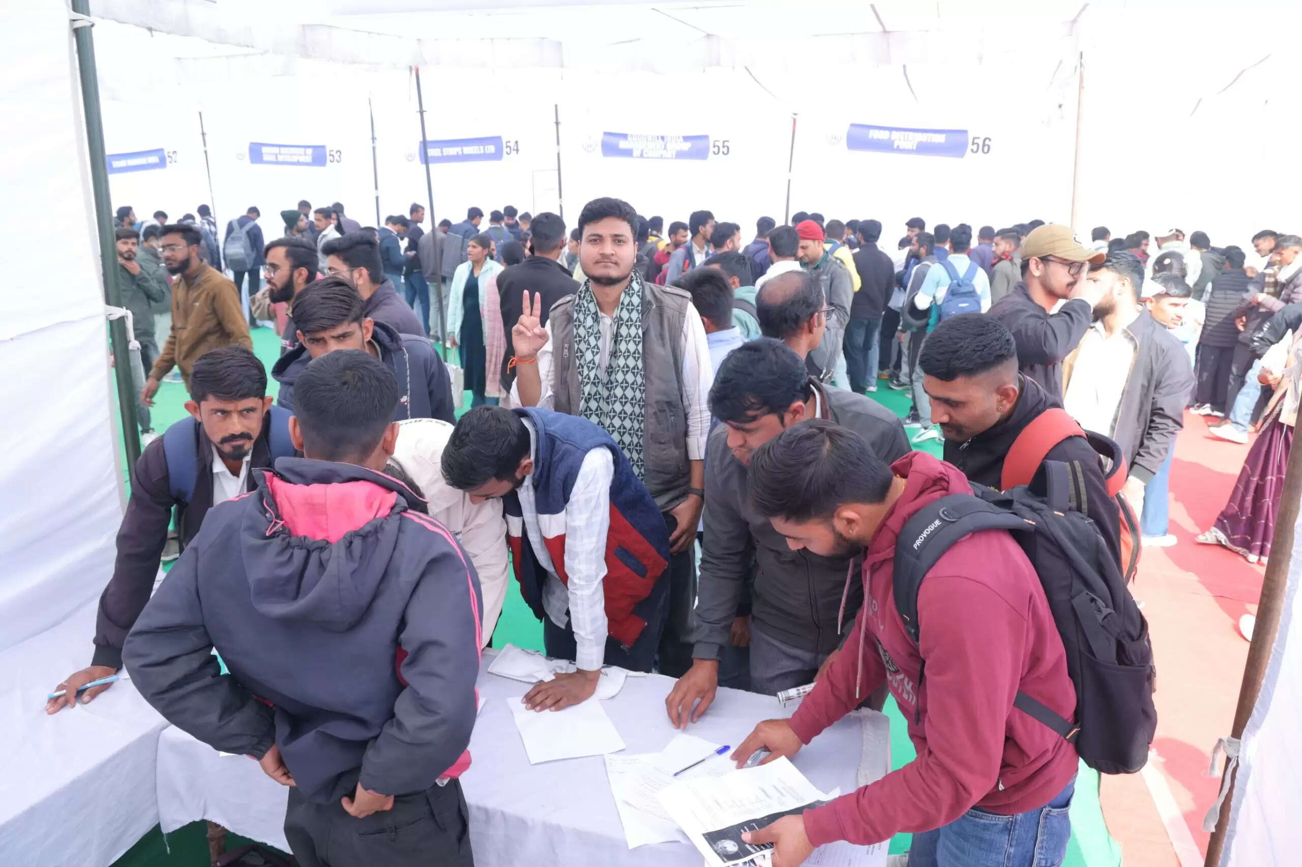 Yuva Sambal Mela Bikaner : नौकरी की उम्मीद में हजारों आए, 1179 को अवसर मिलने का दावा