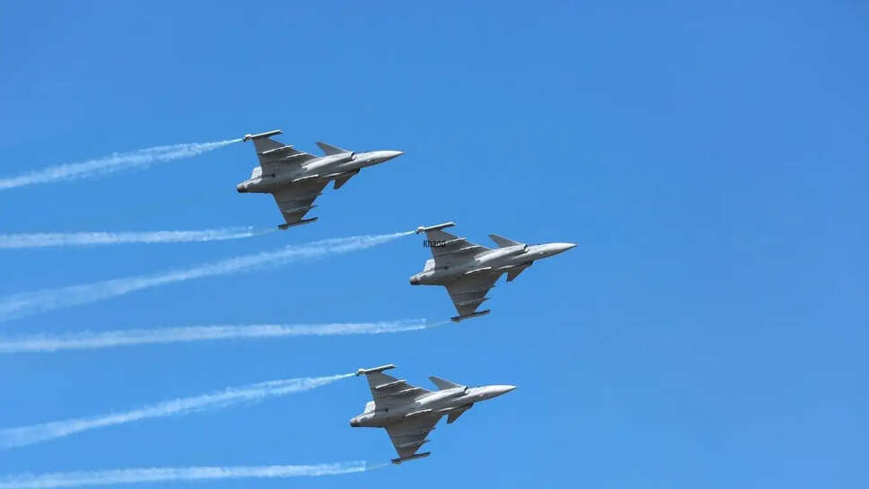 Chandigarh Air Show : चंडीगढ़ में दो दिन तक इन मार्गों पर ट्रैफिक रहेगा बंद, एयर शो के चलते लिया फैसला&nbsp;