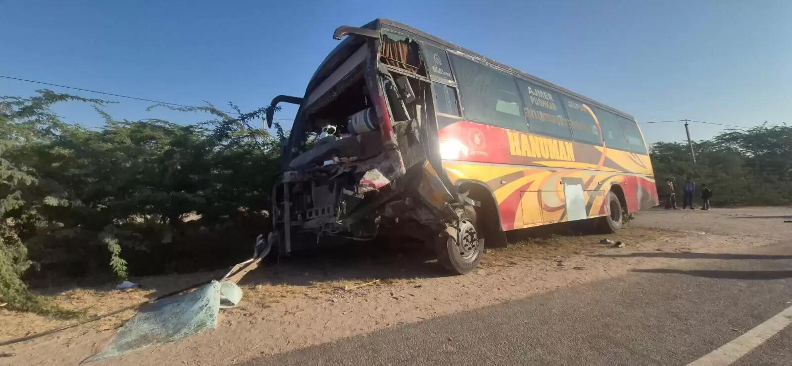Rajasthan road accident मारवाड़ मूंडवा में हुआ बड़ा सड़क हादसा, बस व ट्राले में हुई जबरदस्त भिडंत