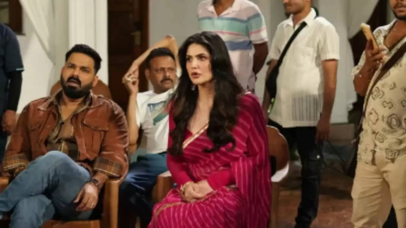 जरीन खान शूटिंग के दौरान 