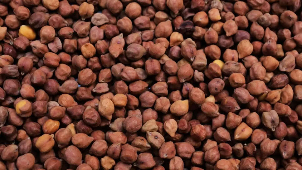 Mandi Bhav  सस्ते आयात और कमजोर मांग से चने में गिरावट, तुवर में सुधार